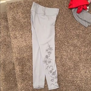 Gray embroidered leggings